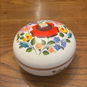 Kalocsa, Hungary‎ Porcelain Floral Trinket Box